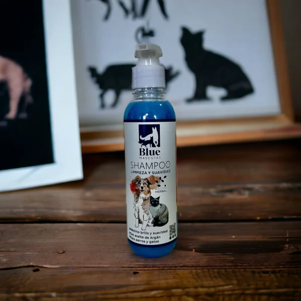 Shampoo Azul Hidratante para Perros, Gatos y otras Mascotas - 250 ML - Imagen 3